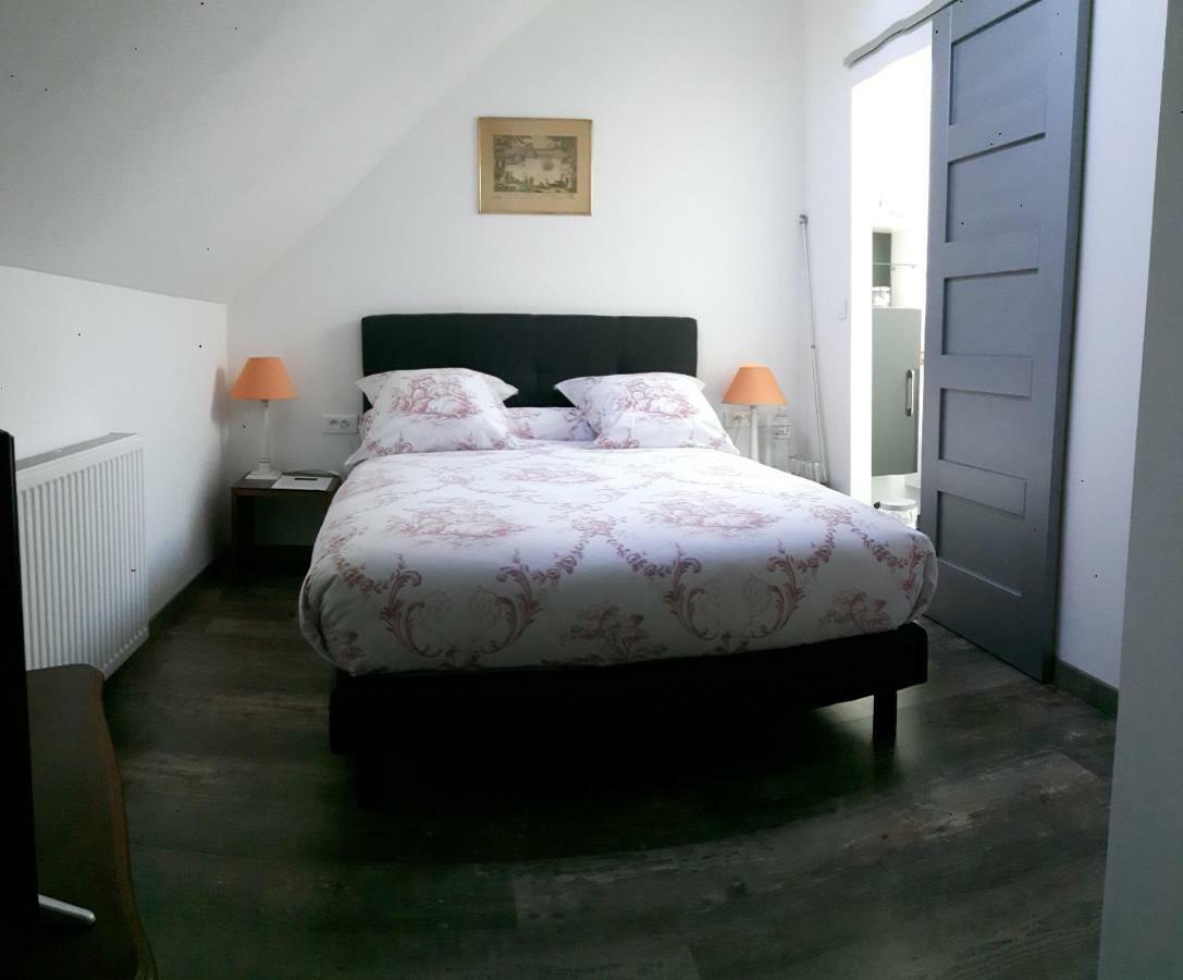 La Longere Des Glycines Bed & Breakfast Egligny Екстериор снимка