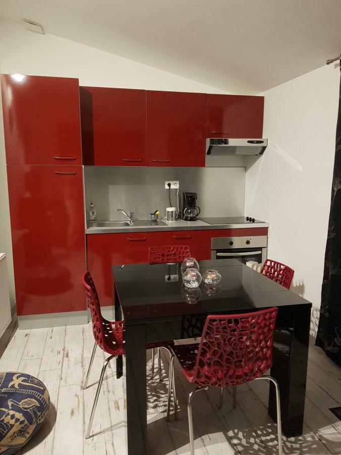 La Longere Des Glycines Bed & Breakfast Egligny Екстериор снимка